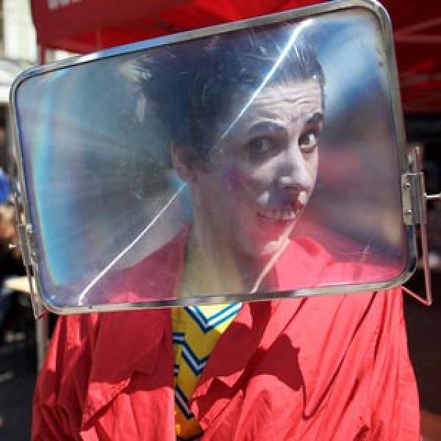 Walk Acts Martha Labil