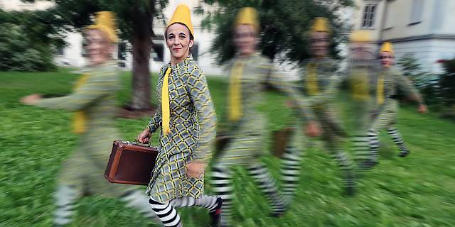 GRAD'US step by step